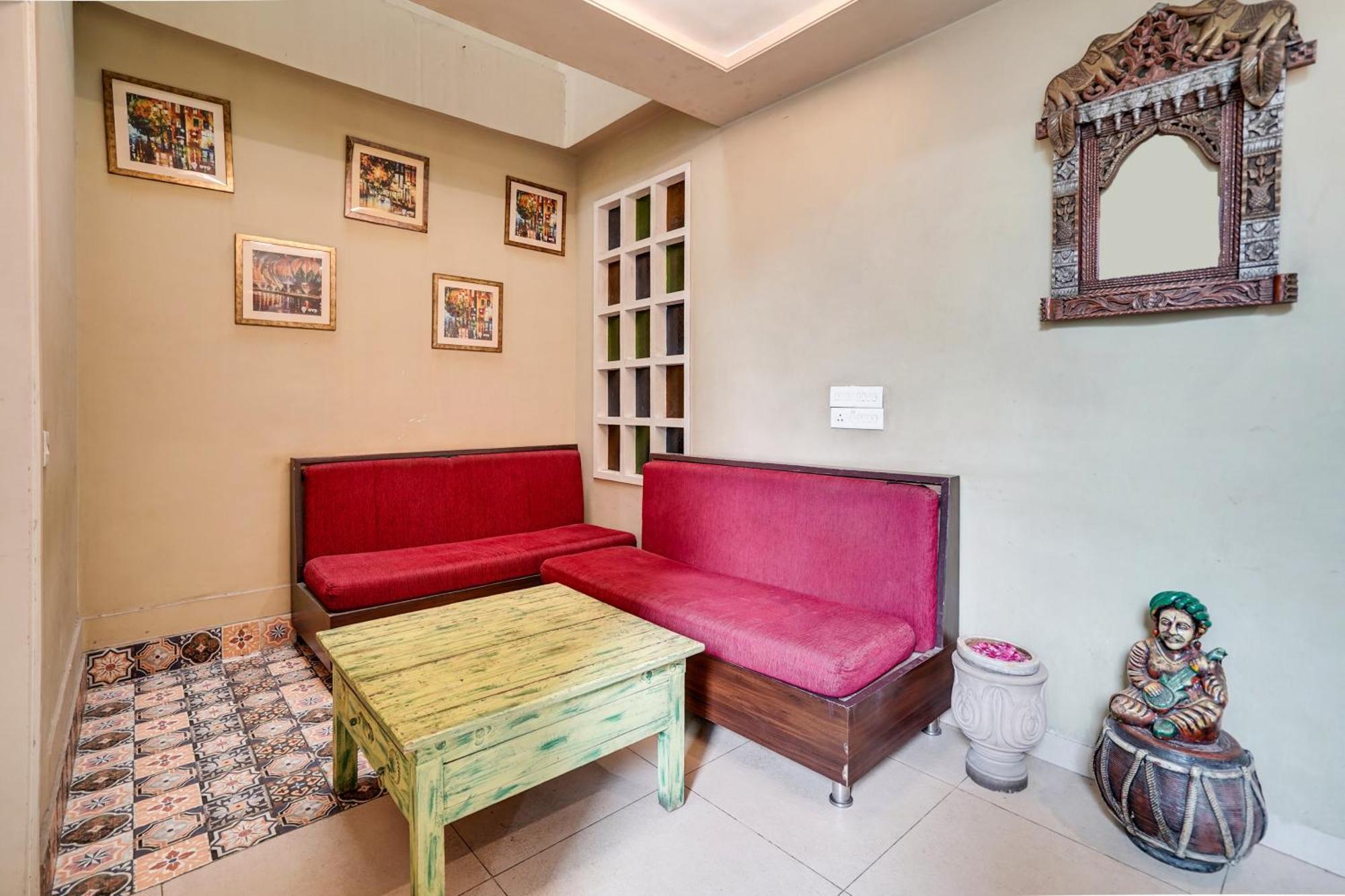 Super Townhouse Mansarovar Near Metro Station 자이푸르 외부 사진