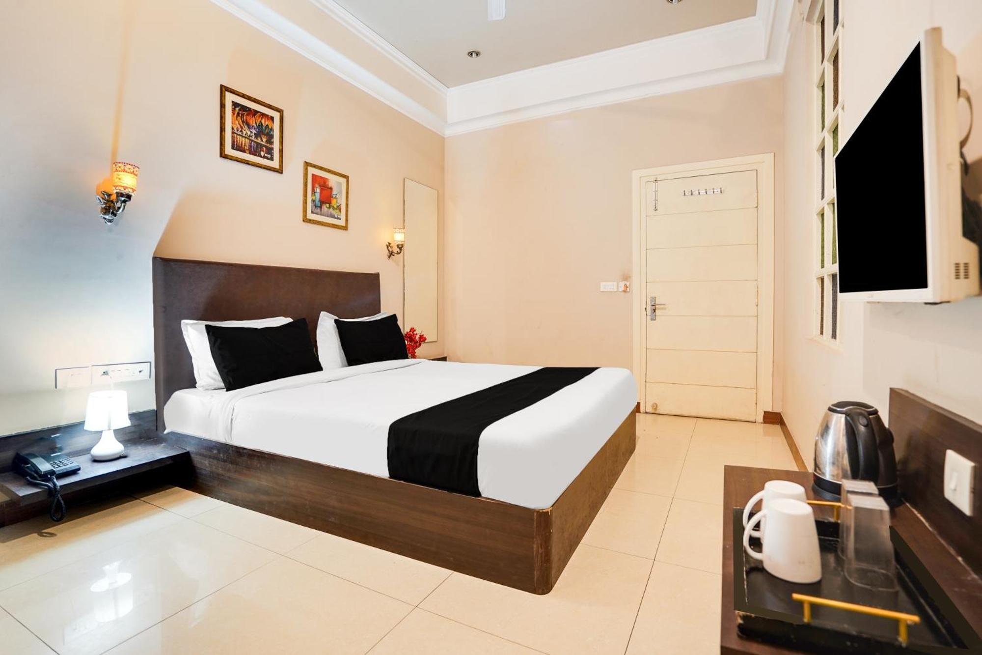 Super Townhouse Mansarovar Near Metro Station 자이푸르 외부 사진